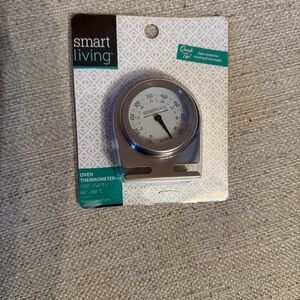 Smart Living Kitchen Accessory with Black and White Design